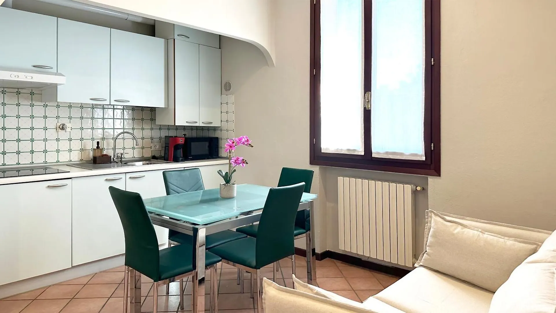 Apartment Int 9 - Appartamento Sasan Bologna Italy